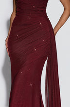 Sukienka maxi Ashika – winna z połyskiem