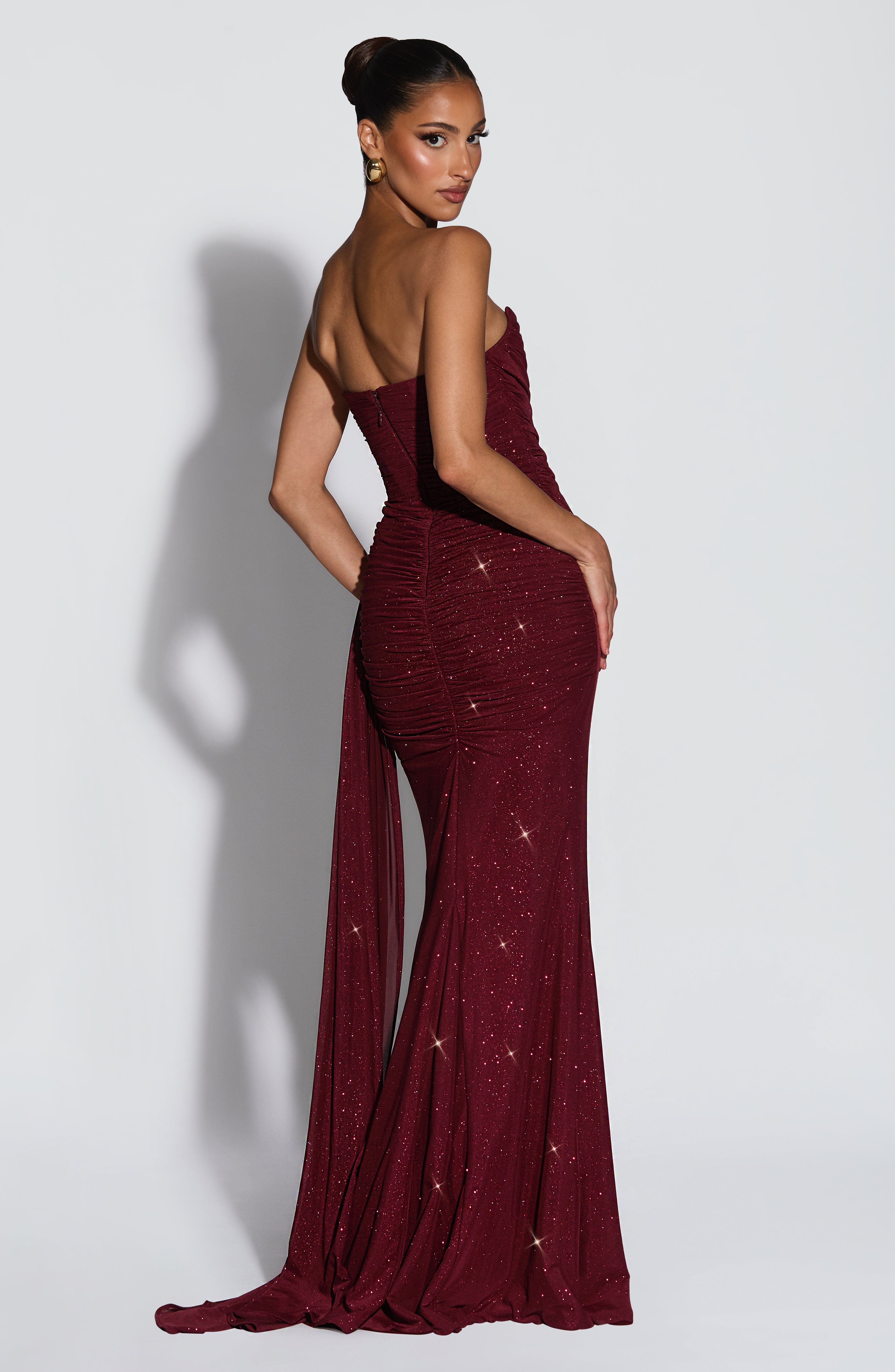 Sukienka maxi Ashika – winna z połyskiem