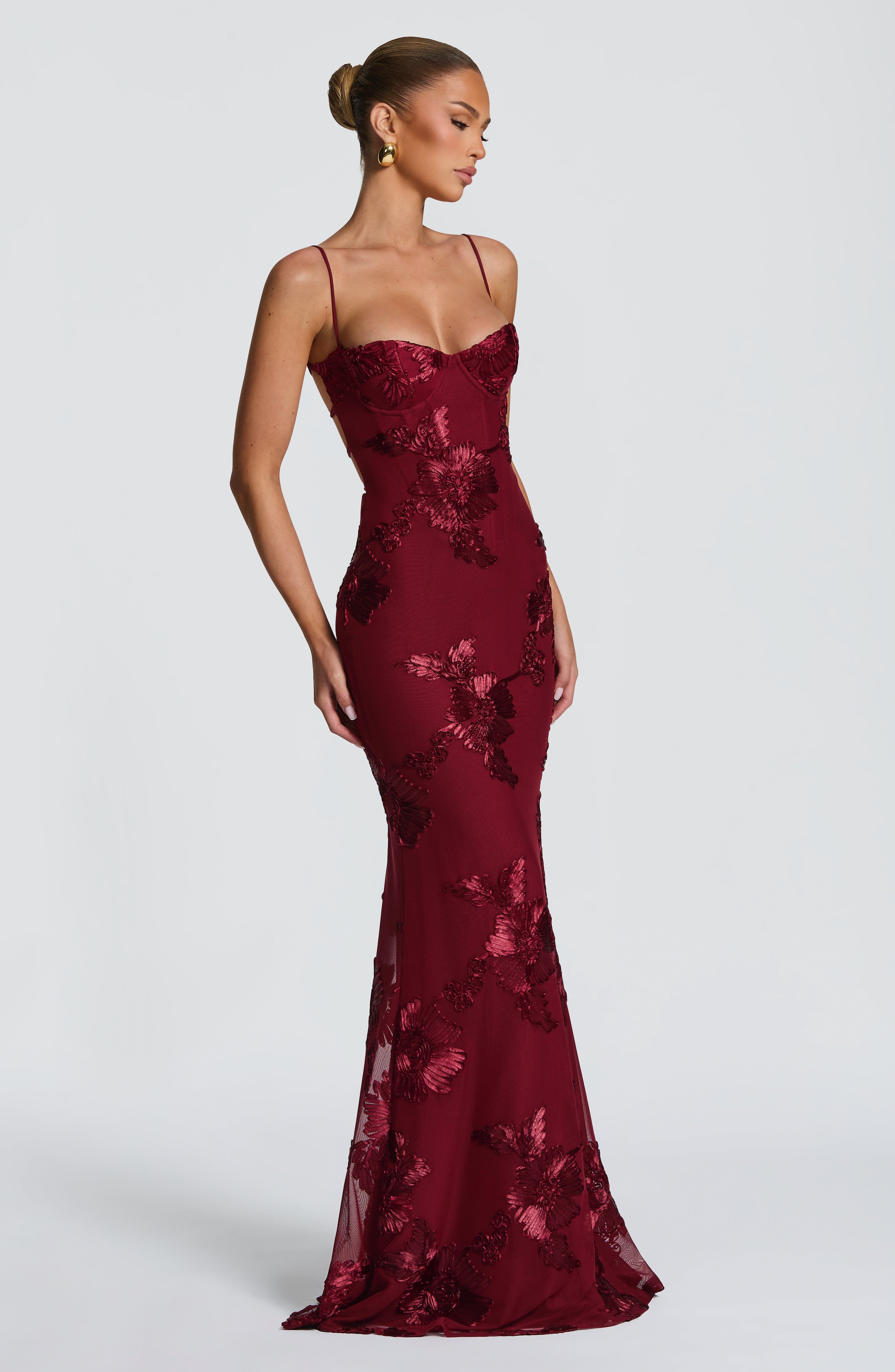 Sukienka maxi Nefertiti – burgundowa