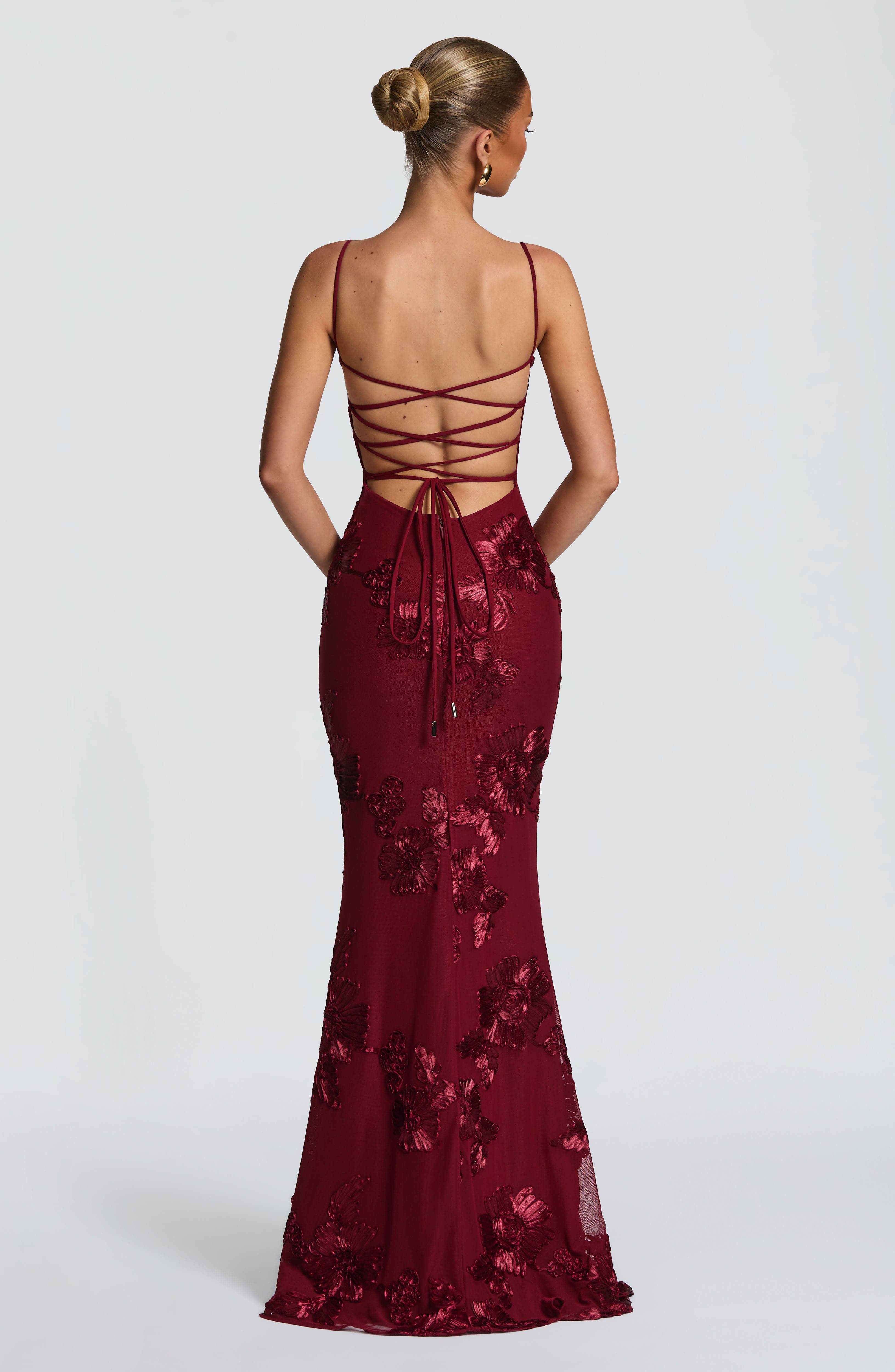 Sukienka maxi Nefertiti – burgundowa