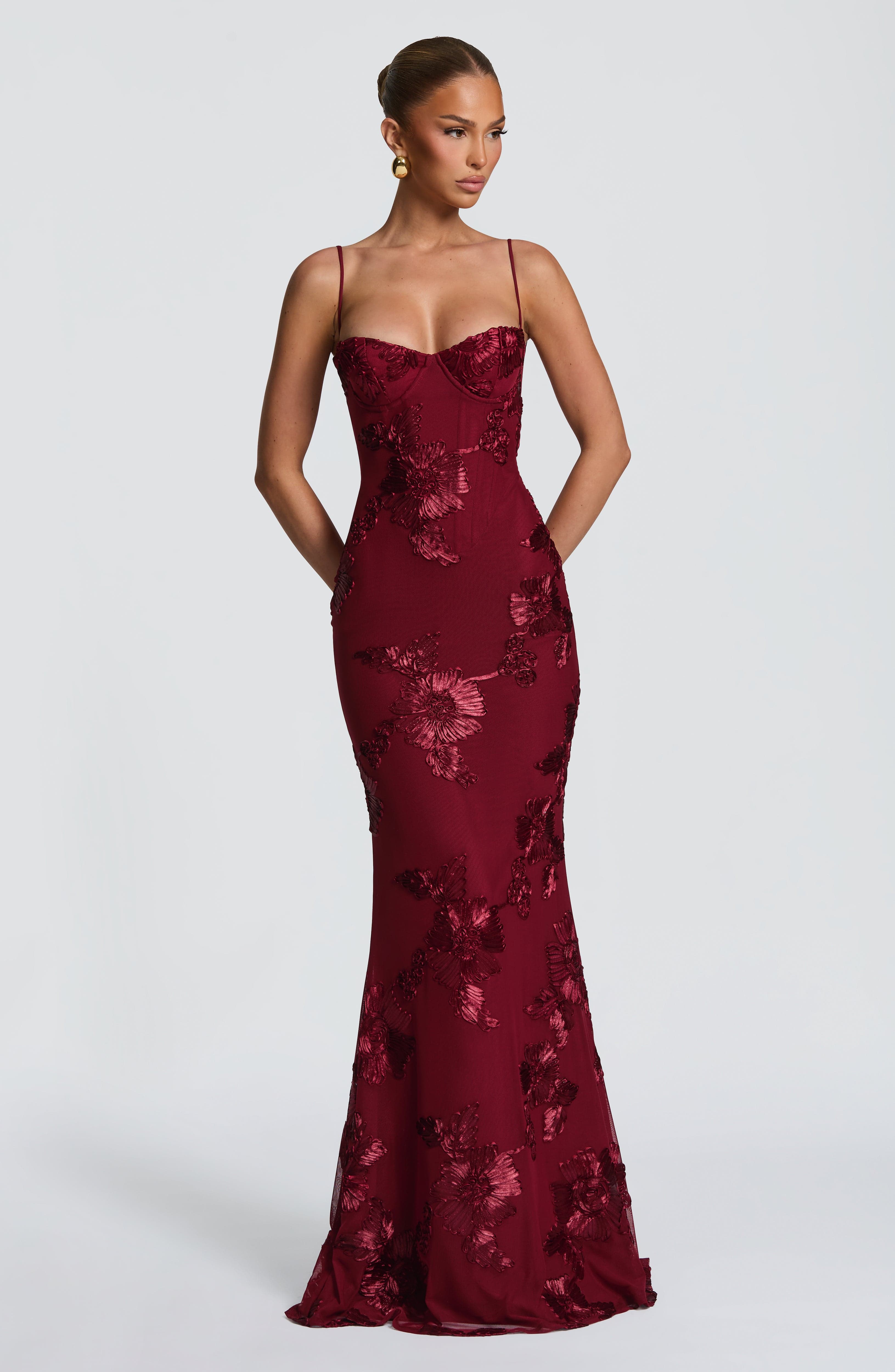 Sukienka maxi Nefertiti – burgundowa